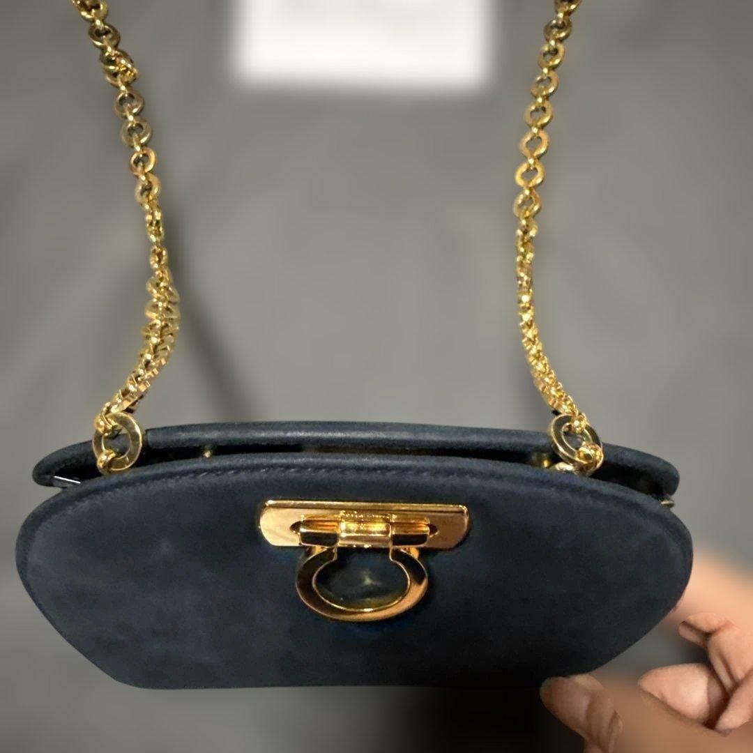 最終価格　フェラガモ チェーン ショルダーバッグ ガンチーニ　ゴールド金具