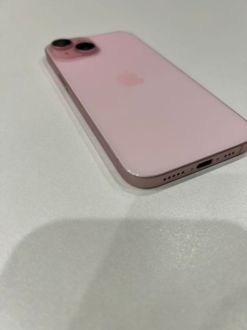 Apple iPhone 15 256GB SIMフリー バッテリー85%