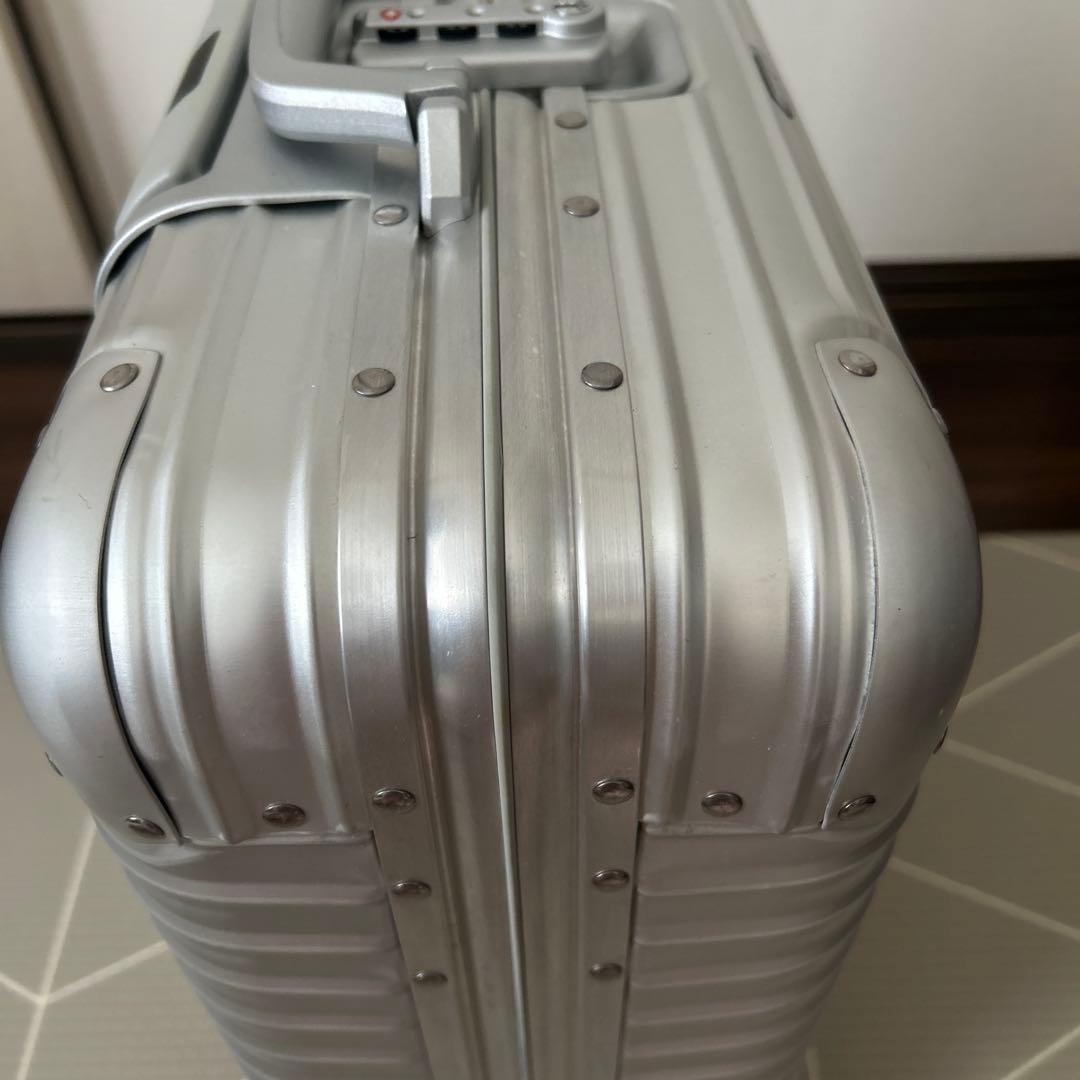 【1度使用】リモワ　アルミニウム　4輪　機内持ち込み　シルバー