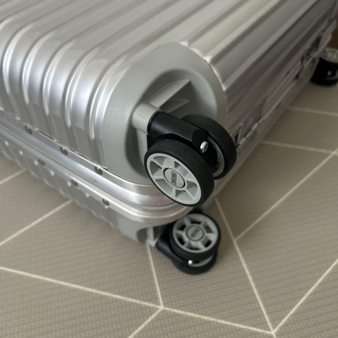 【1度使用】リモワ　アルミニウム　4輪　機内持ち込み　シルバー