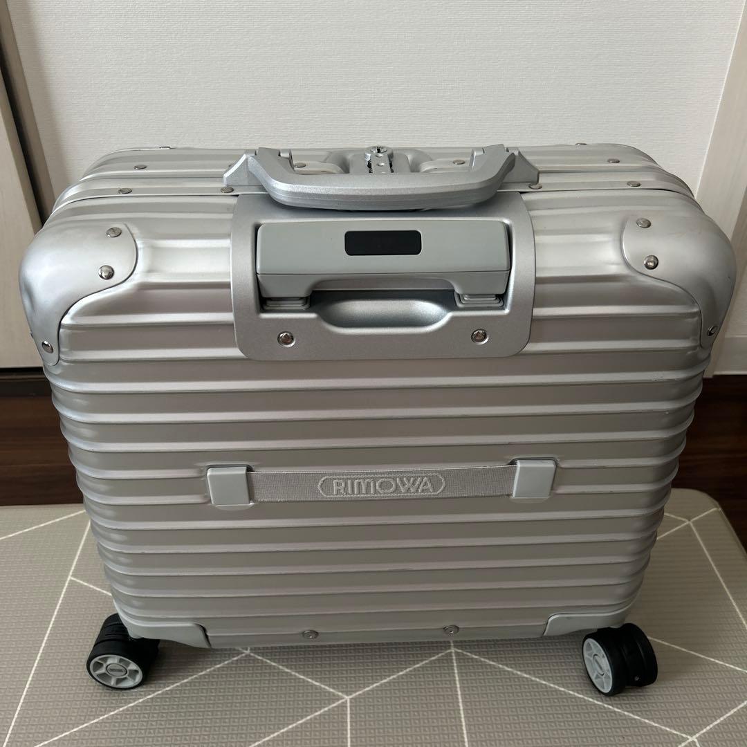 【1度使用】リモワ　アルミニウム　4輪　機内持ち込み　シルバー