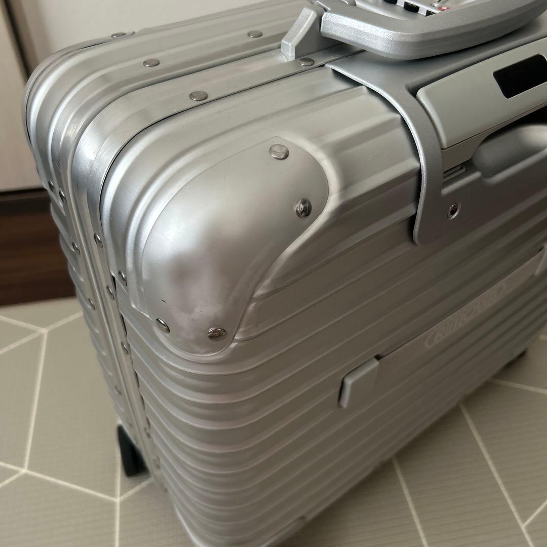 【1度使用】リモワ　アルミニウム　4輪　機内持ち込み　シルバー