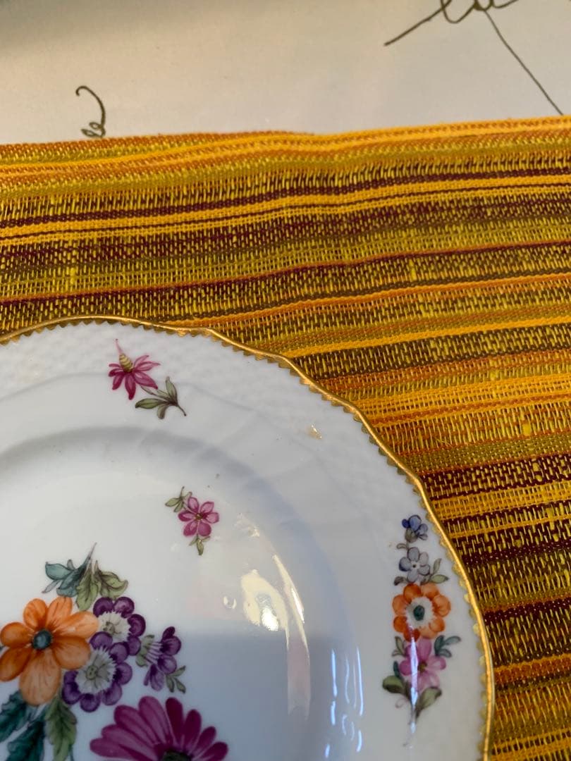 ロイヤルコペンハーゲン　レアな1870年アンティークの花柄絵皿綺麗に描けてます！