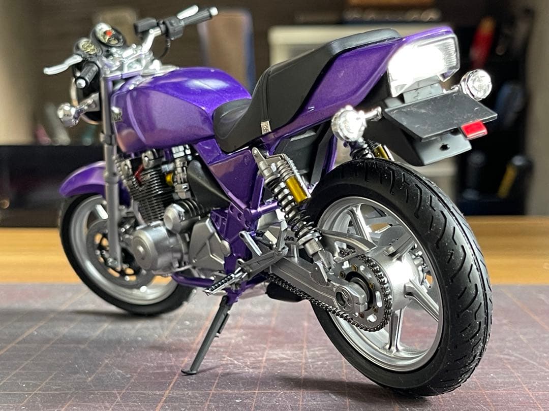 1/32 カワサキ・ゼファー（ZR400C）★完成品