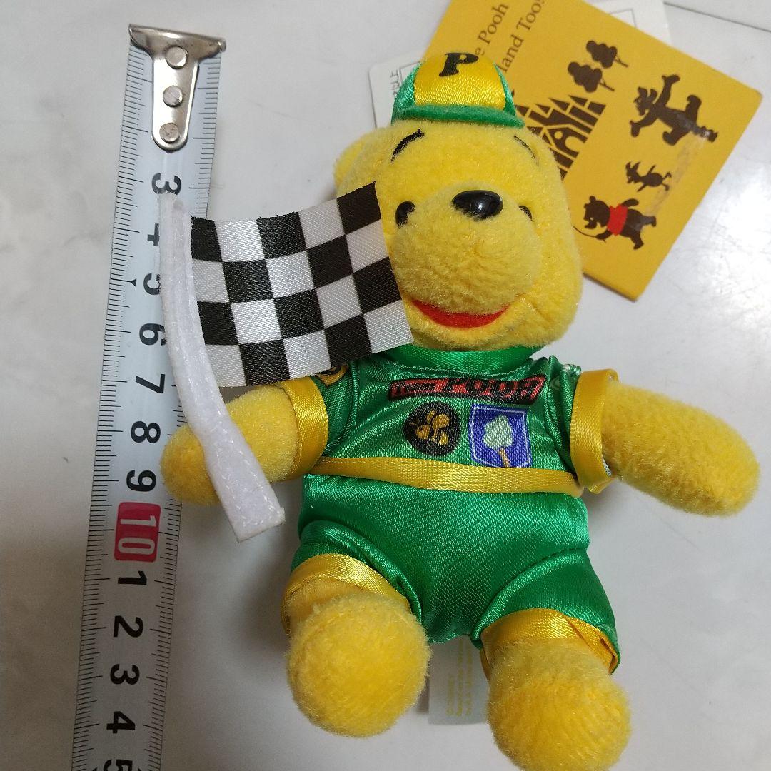 新品　タグ付き　プーさん トゥモローランド ぬいぐるみバッジ