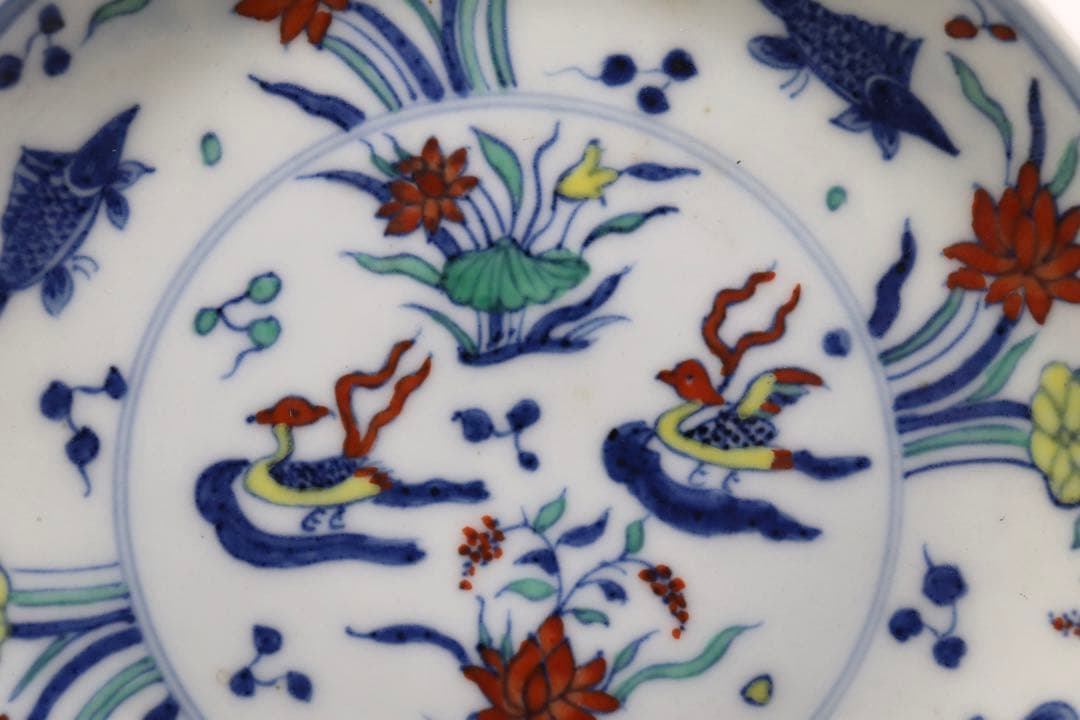 中国　とう彩　蓮&魚紋皿　大明成化年製銘　送料込み1124