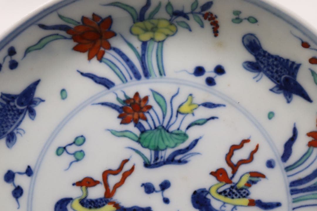 中国　とう彩　蓮&魚紋皿　大明成化年製銘　送料込み1124