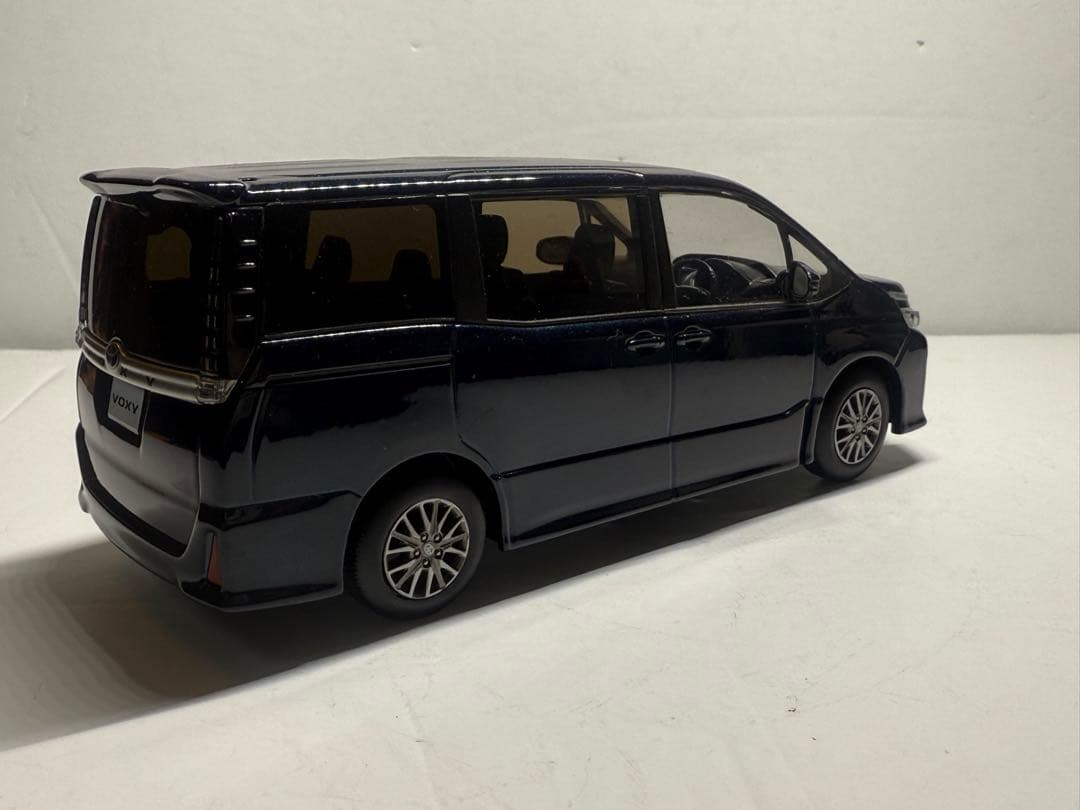 トヨタヴォクシーカラーサンプルミニカー