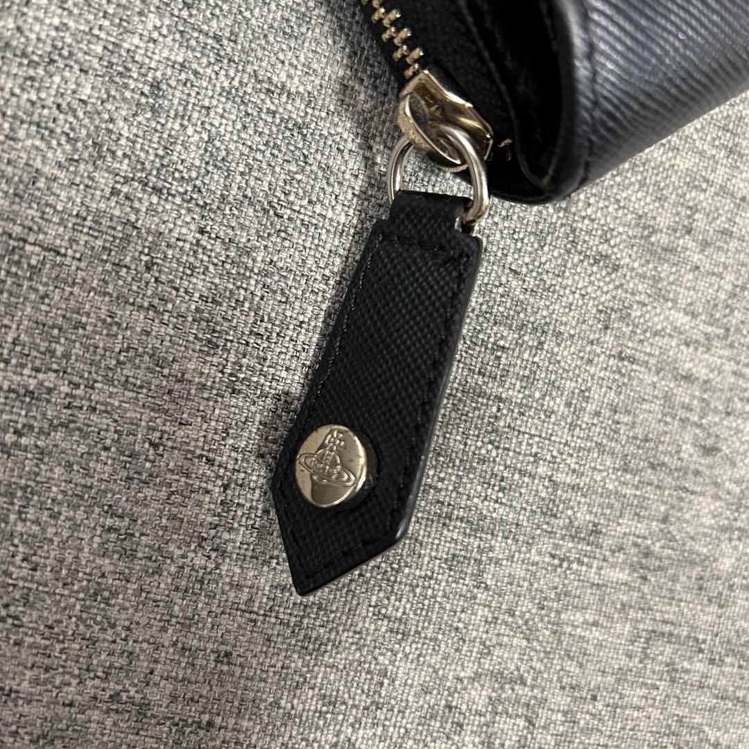 ブラック 二つ折り財布 ゴールドロゴ