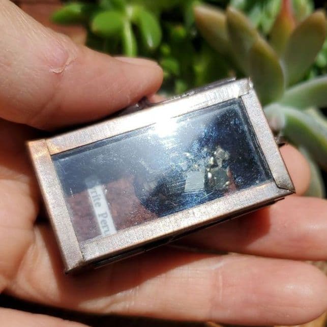 パイライト標本２　ペルー産　標本箱ペンダント