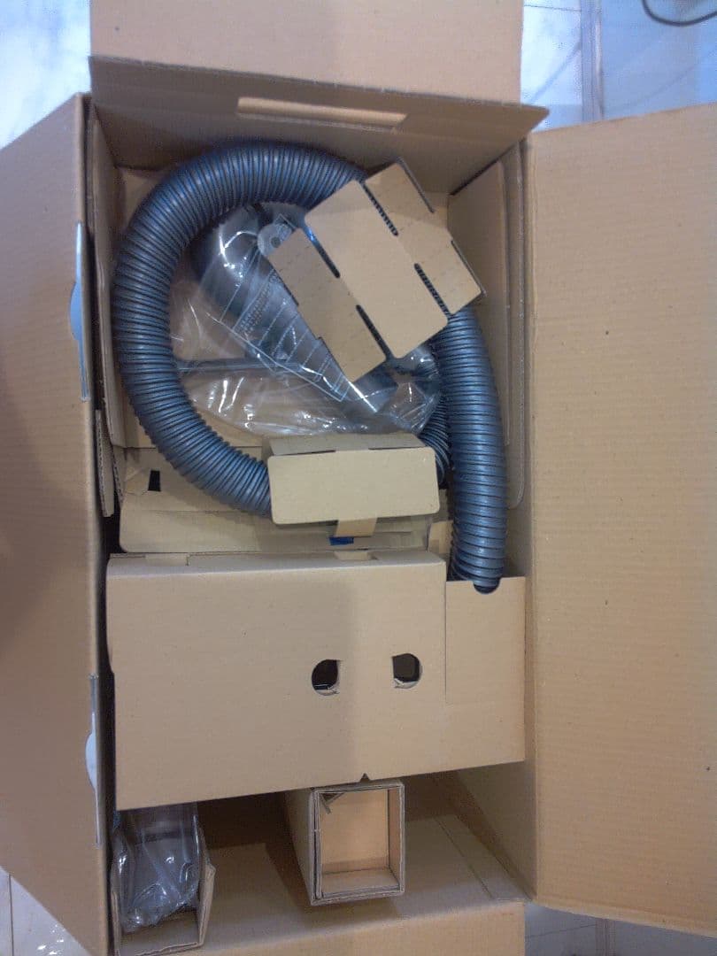 a80 Dyson ダイソン V4 Digital Fluffy+ 本体 未使用