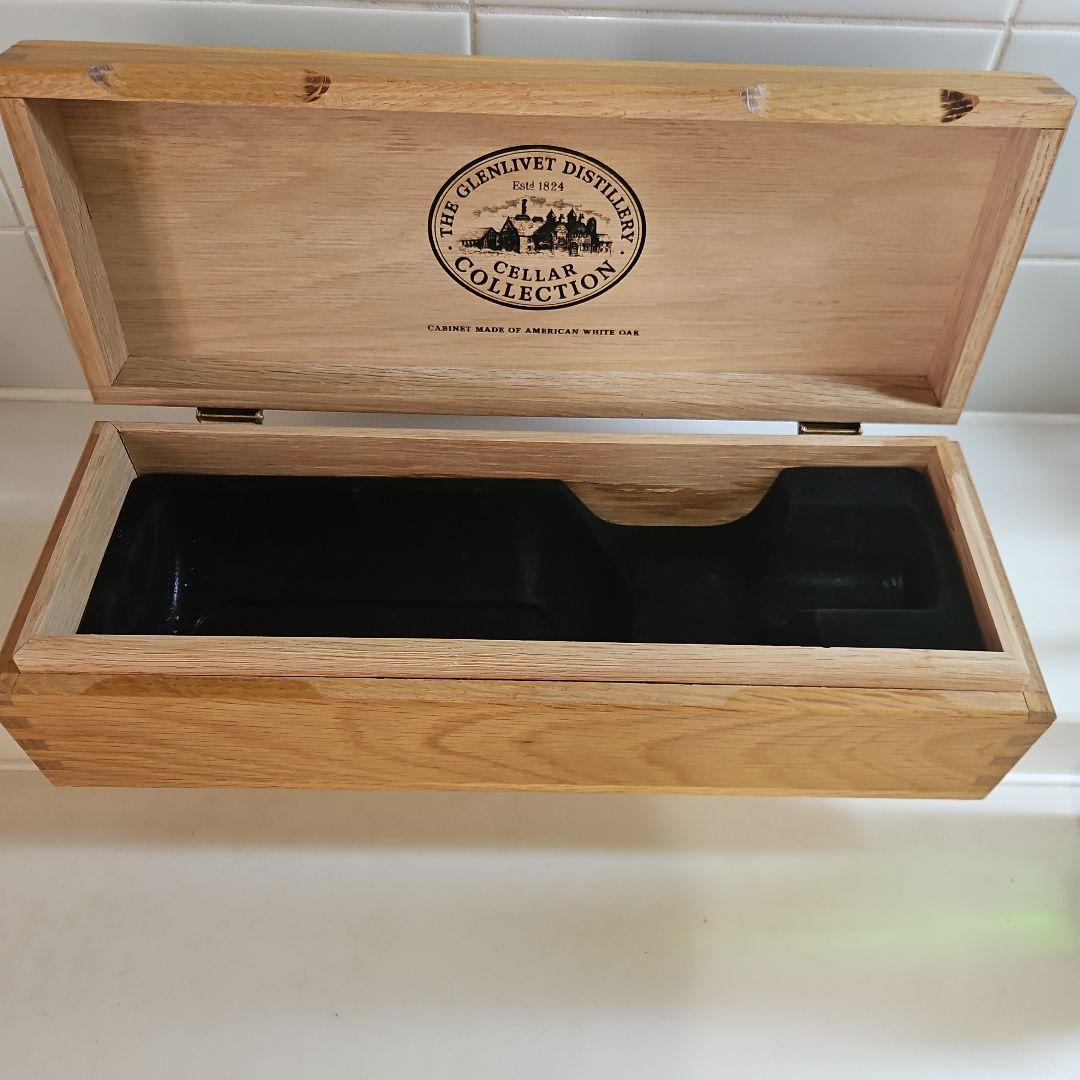 ザグレンリベット　アメリカンオークフィニッシュ30年空瓶です。