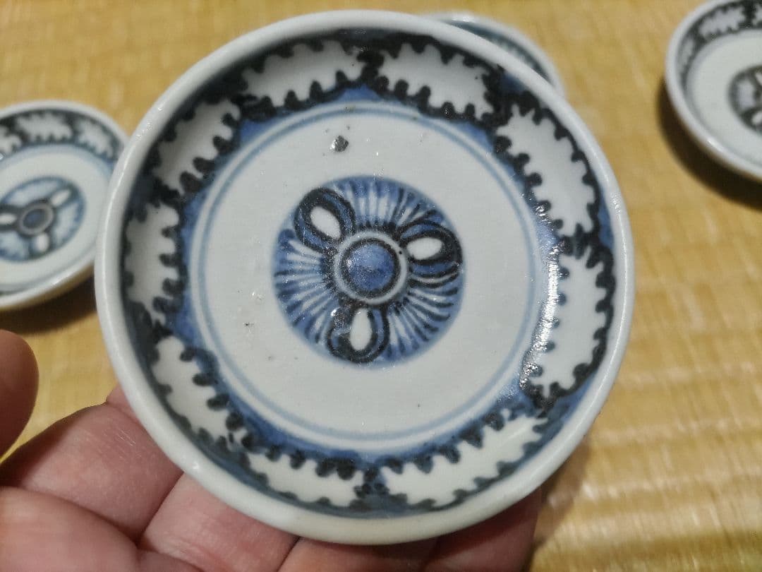 くらわんか　豆皿（5枚）白抜き　雪輪紋　裏：折れ松葉