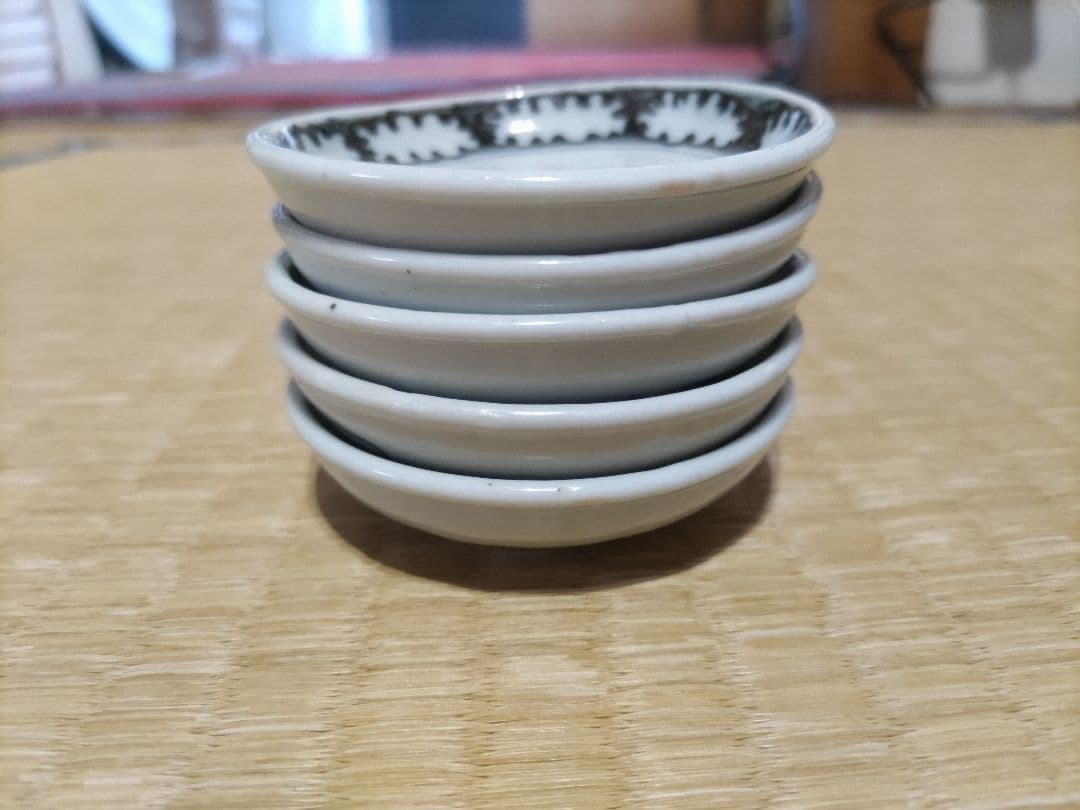くらわんか　豆皿（5枚）白抜き　雪輪紋　裏：折れ松葉