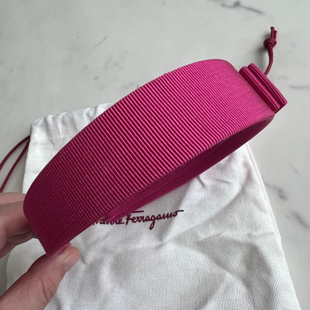 フェラガモ　カチューシャ　ピンク　リボン　ほぼ新品