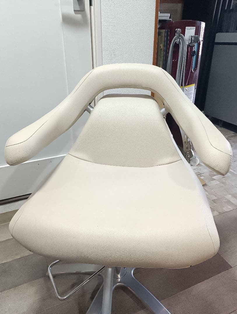 タカラベルモントスタイリングチェア③