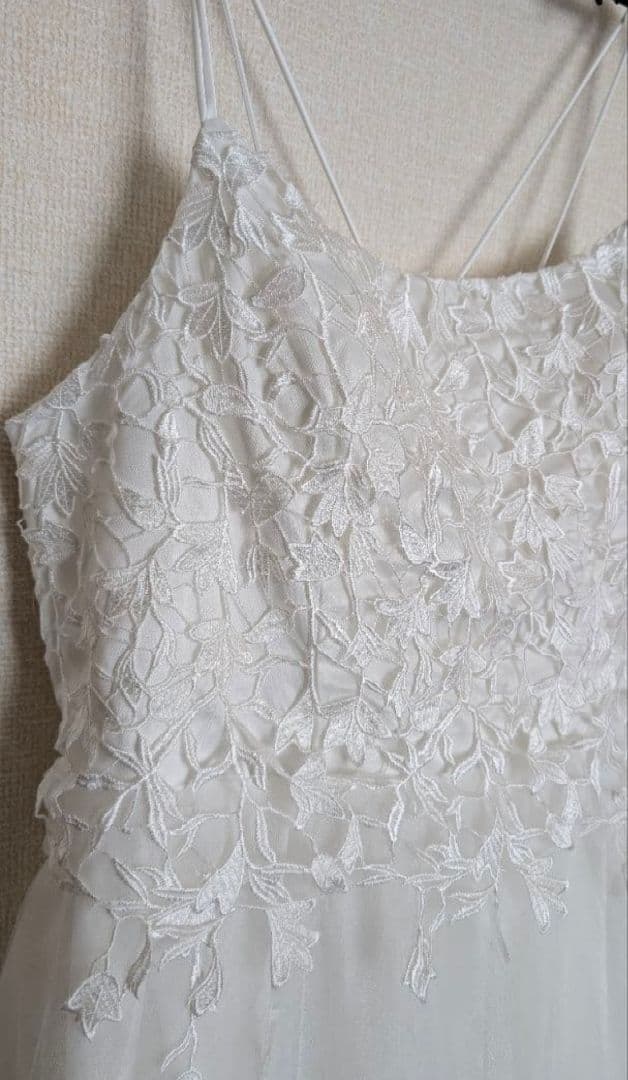 （大きいサイズ）ウェディングドレス　トレーン＆ベール＆インナースカート付き