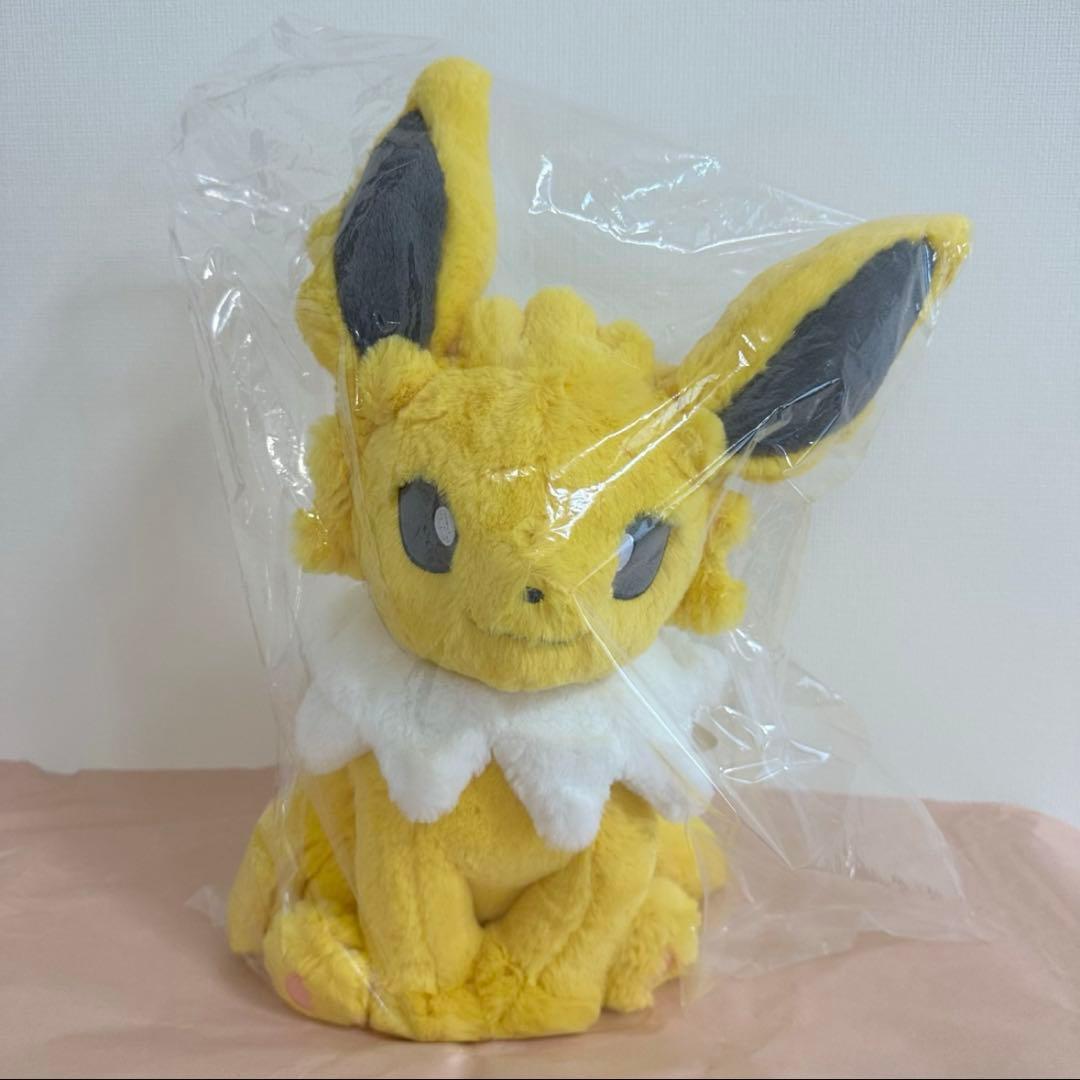 新品　ポケモンセンター ふわふわ抱きぬいぐるみ　サンダース　タグ付き