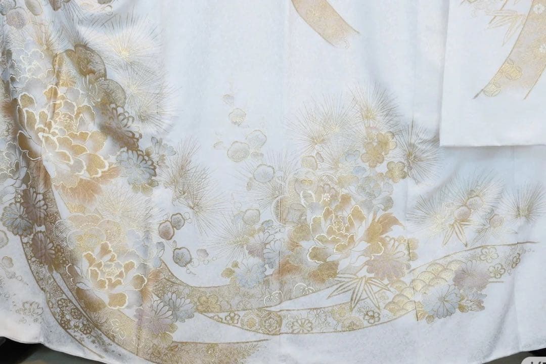＊新品＊高級振袖美品 振袖 白地 金駒刺繍 豪華絢爛な花々 結婚式 成人式