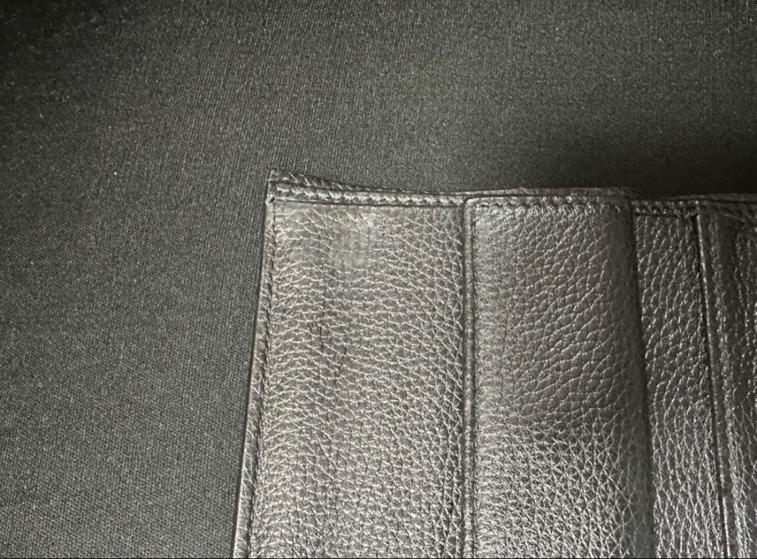 miumiu ヴィッテロダイノレザーフラップ付折り財布