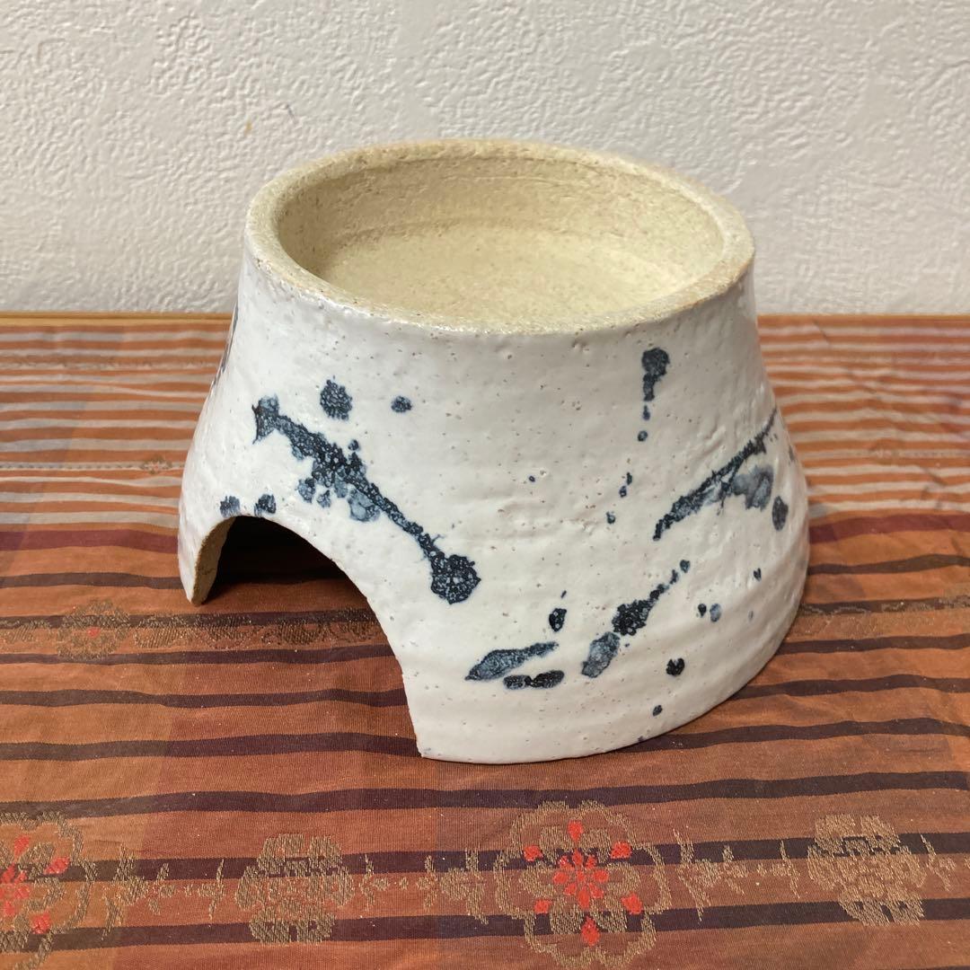 爬虫類シェルター　345 白マット×黒、ブルーとピンク、赤いヒトデ