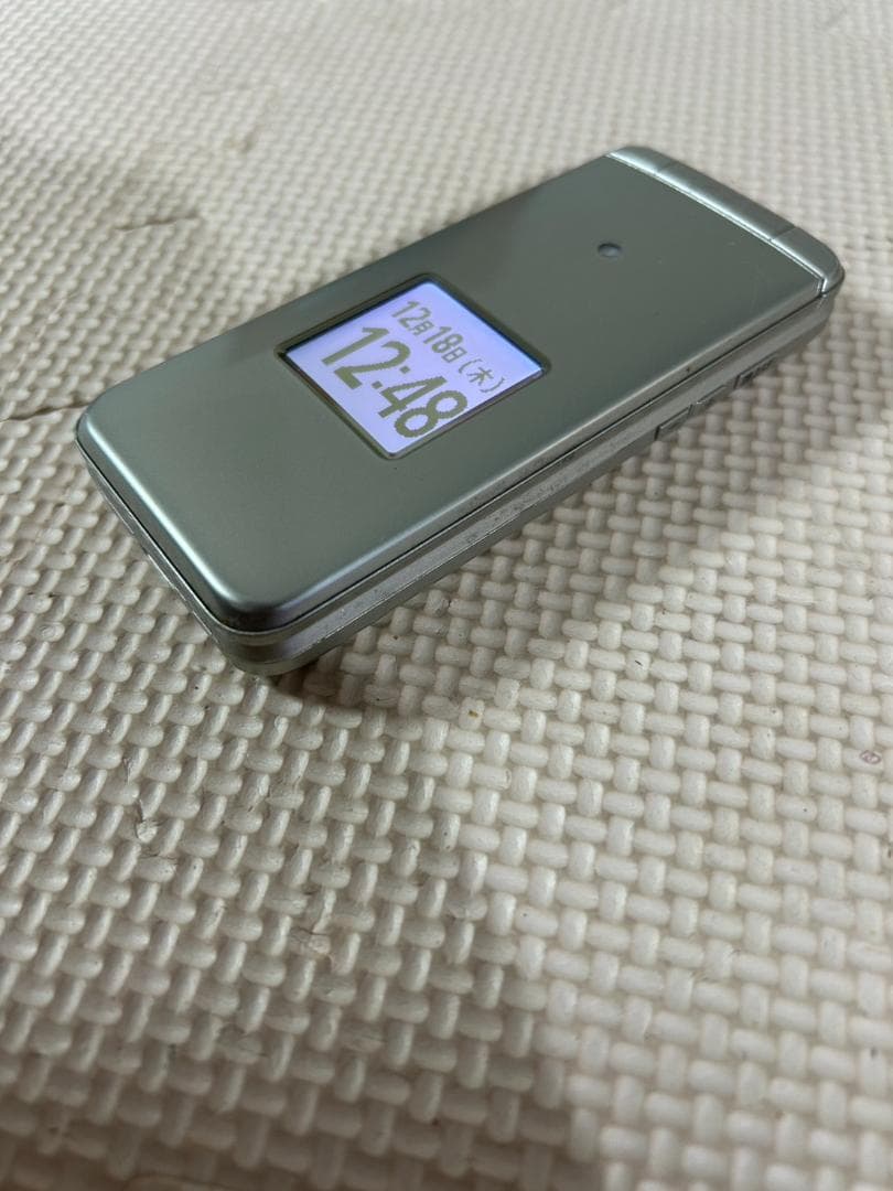 au　 KYF43　京セラ　携帯　現状品　通電確認済　かんたんケータイ