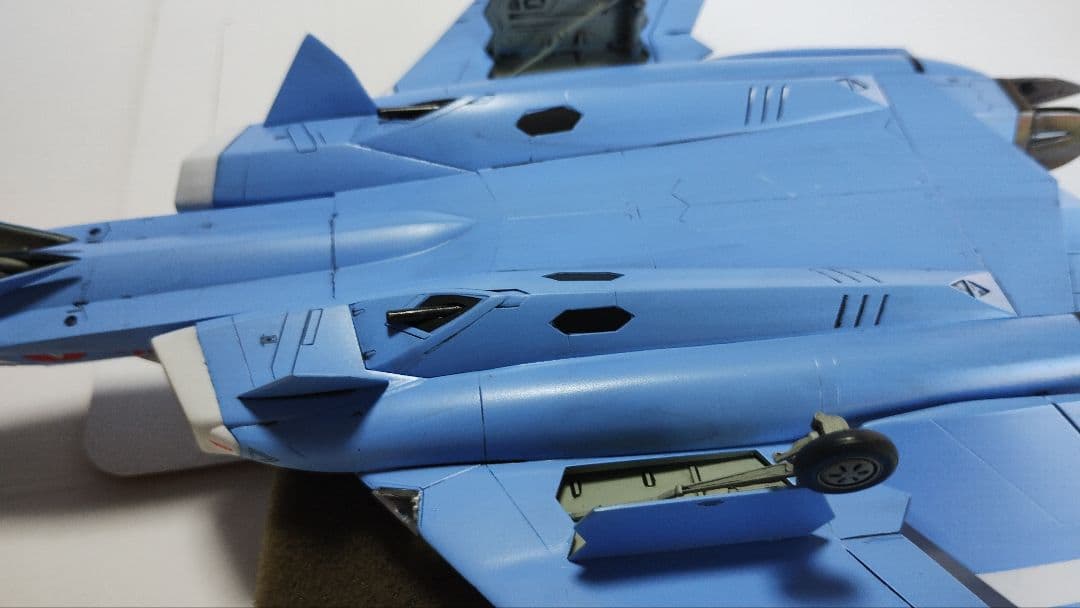 プラモデル完成機　1/72　VF-11Bと、VF-22Sの2機セット