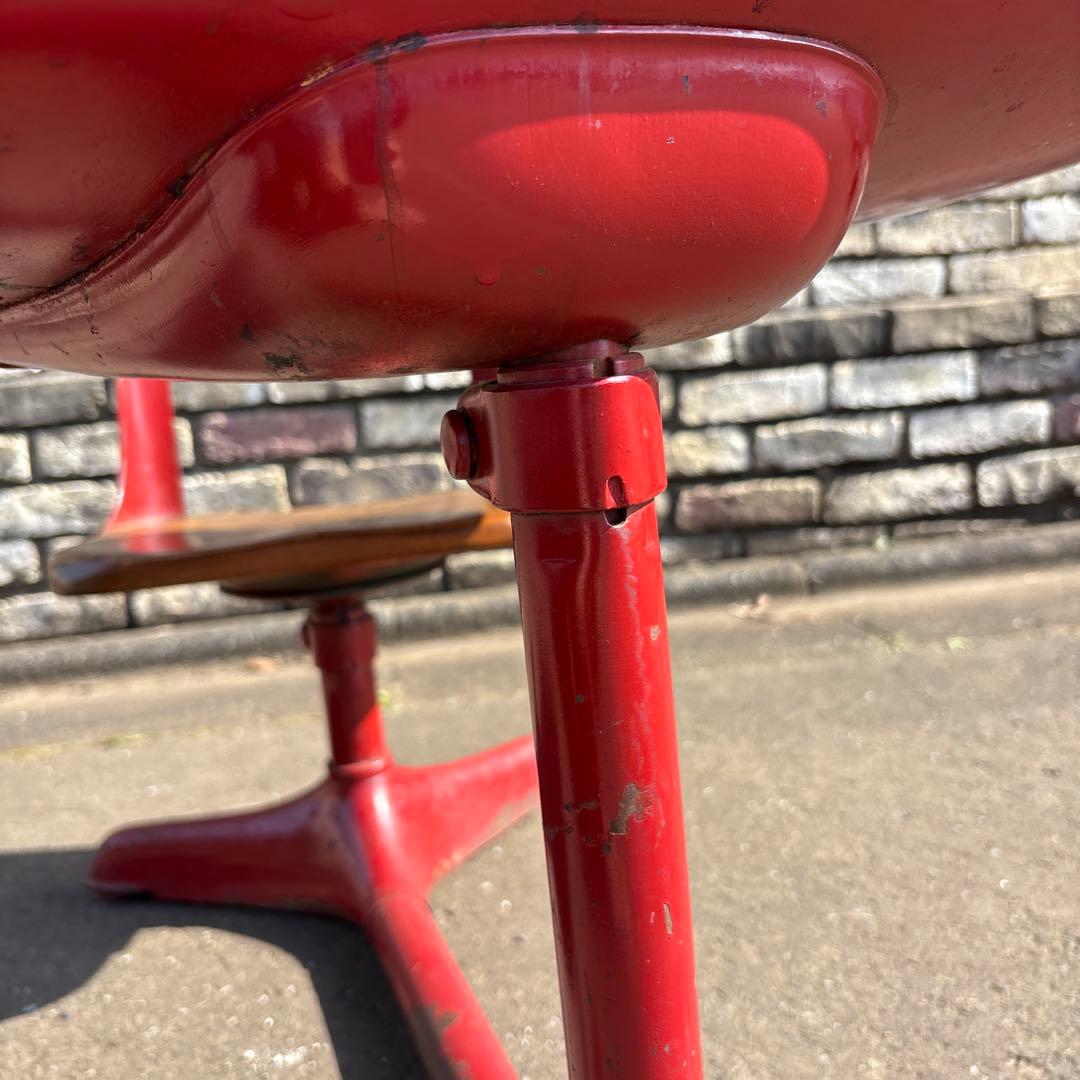 アンティーク　子供用 赤い机　椅子付き