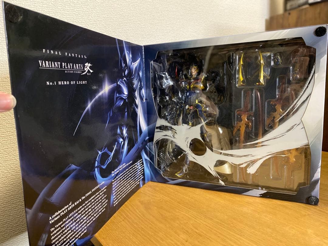 ゲームキャラクター FINAL FANTASY PLAY ARTS HERO OF LIGHT