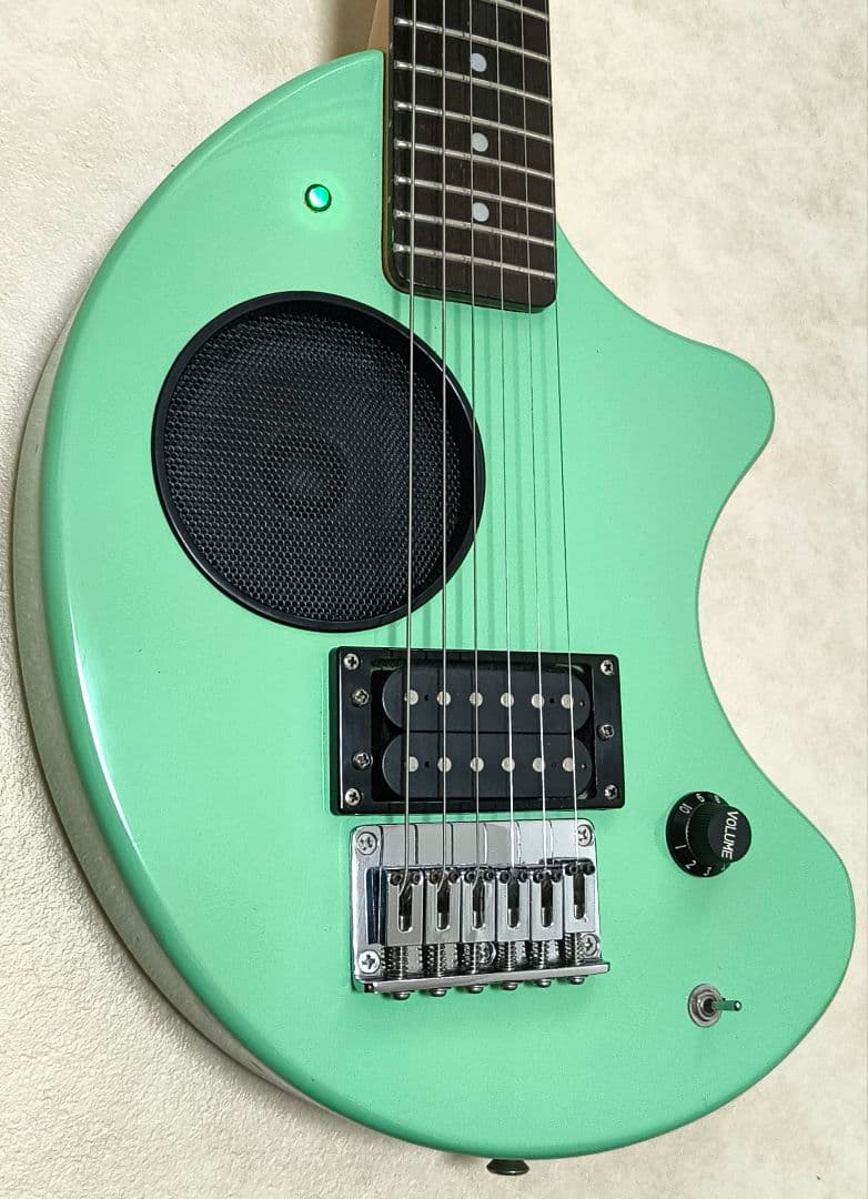 【美品】ZO-3 ミントグリーン アンプ内蔵ミニギター 専用ケース付き！！