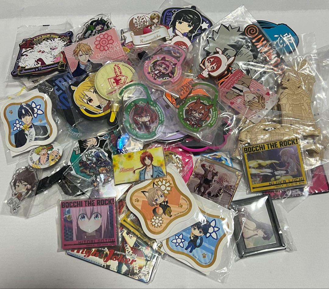 アニメ　缶バッジ　アクリルスタンド　キーホルダー　ストラップ　 576個セット