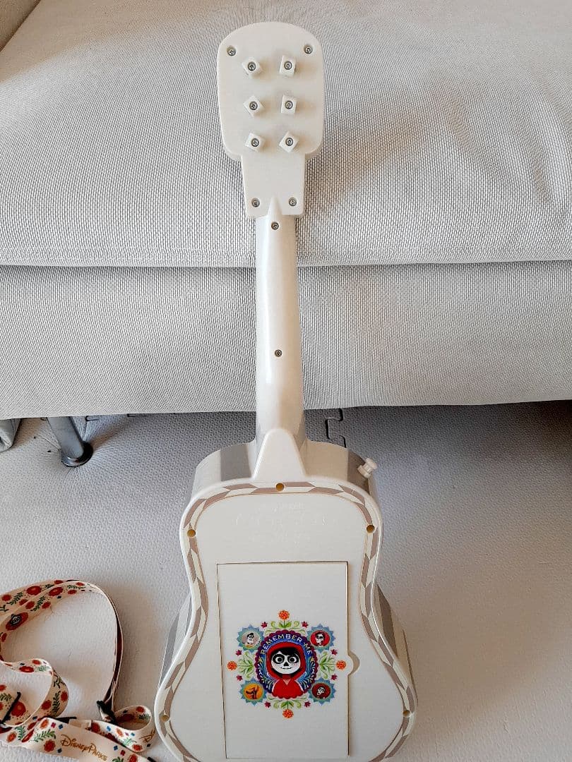 ディズニー　ピクサー　リメンバーミー　COCOギター　ポップコーンバケット　希少