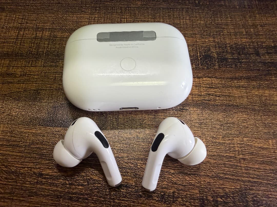 AirPods pro第2世代 本体 充電ケース付き ホワイト
