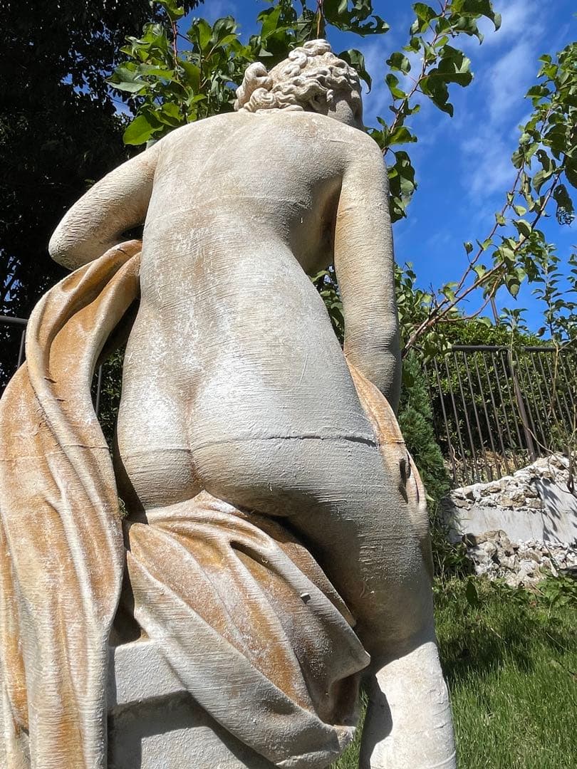 女神アプロディーテーの像高さ:62.5 cm