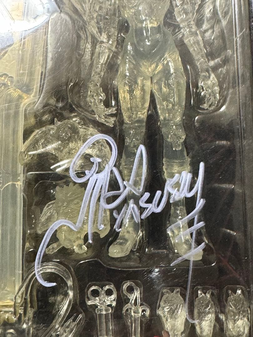 スーフェス韮沢靖氏直筆サイン入りCuria & Gillealla限定フィギュア