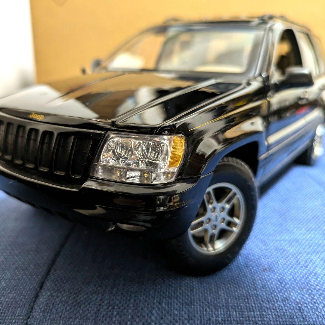 オートアート　ジープ　グランドチェロキー　WJ WG 1/18