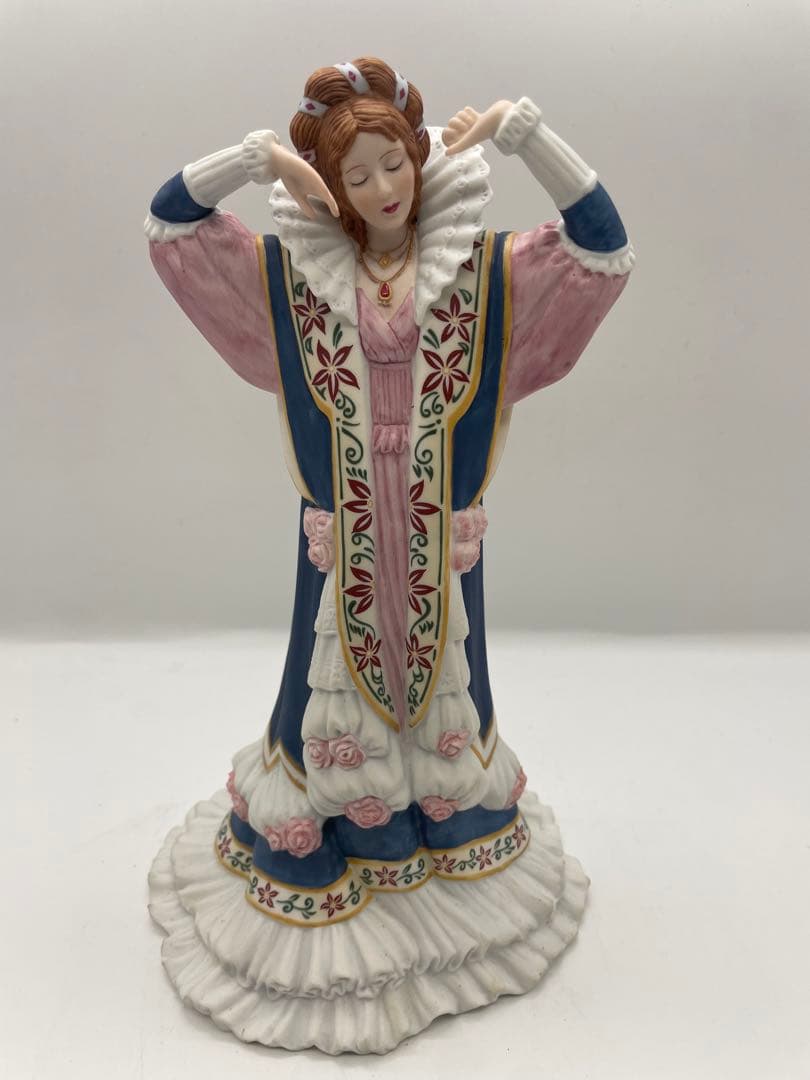 陶器製女性像 眠れる森の美女　紹介本つき