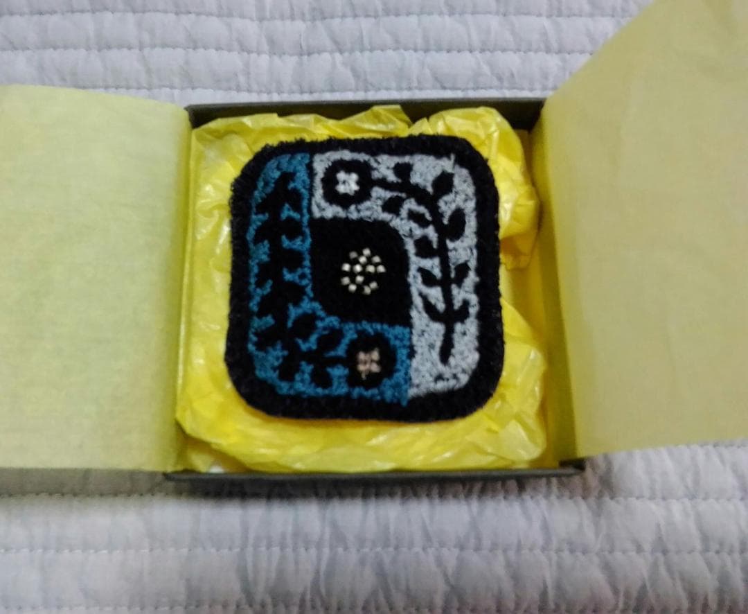 ミナペルホネン　minaperhonen　loloブローチ