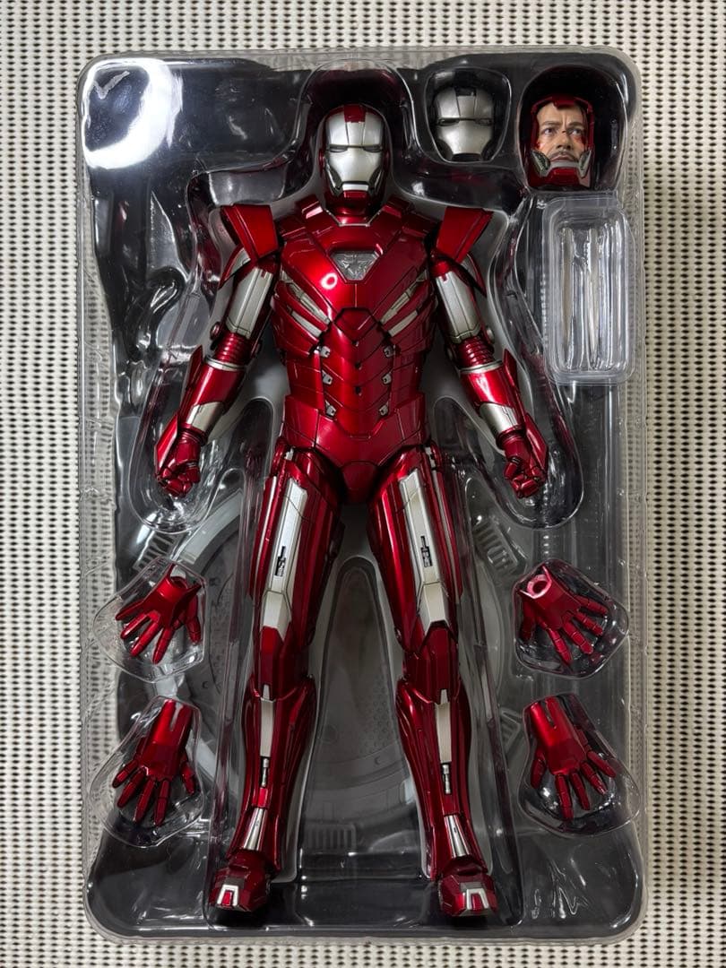 ホットトイズ　アイアンマン　シルバーセンチュリオン　アイアンマン3　ホットトイズ