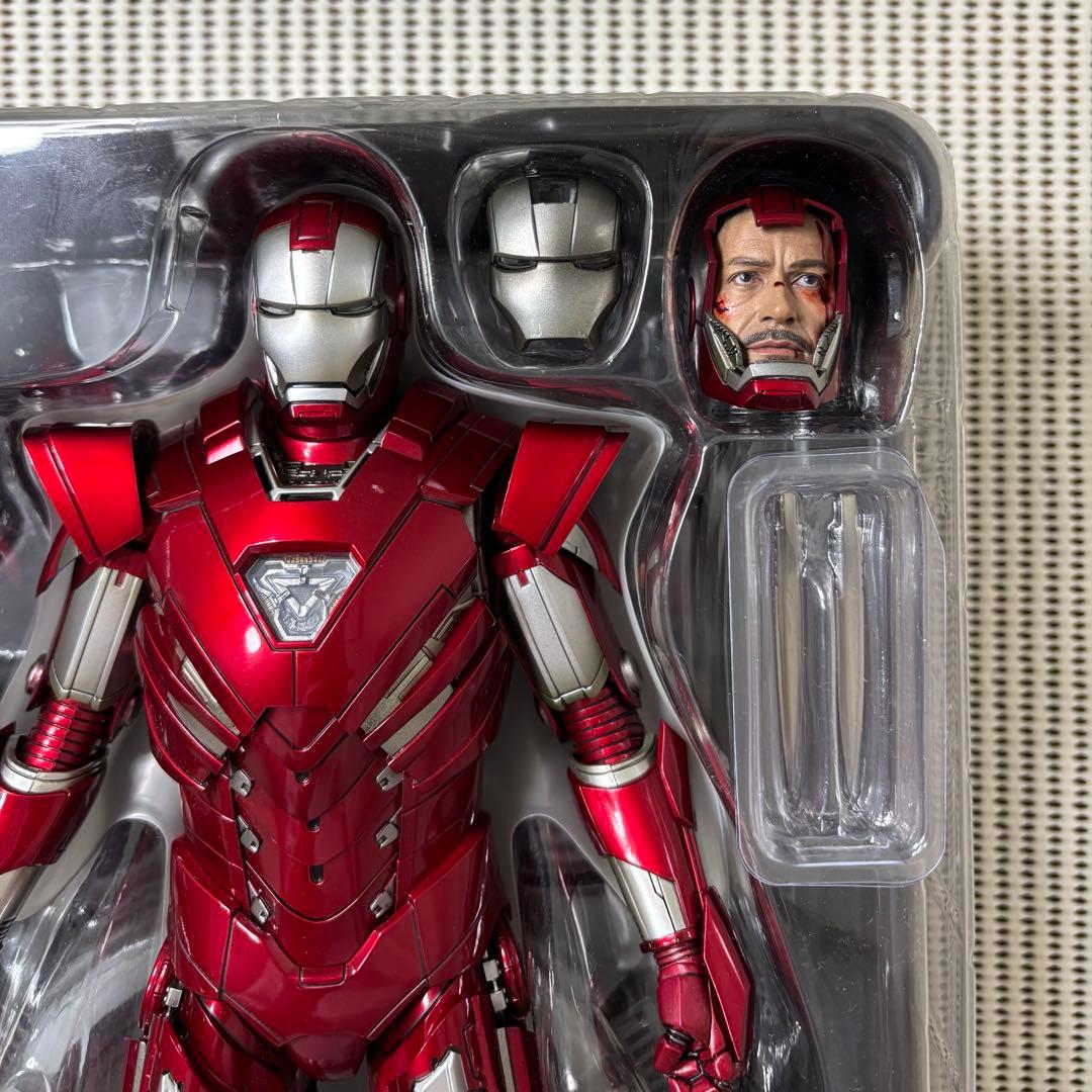 ホットトイズ　アイアンマン　シルバーセンチュリオン　アイアンマン3　ホットトイズ