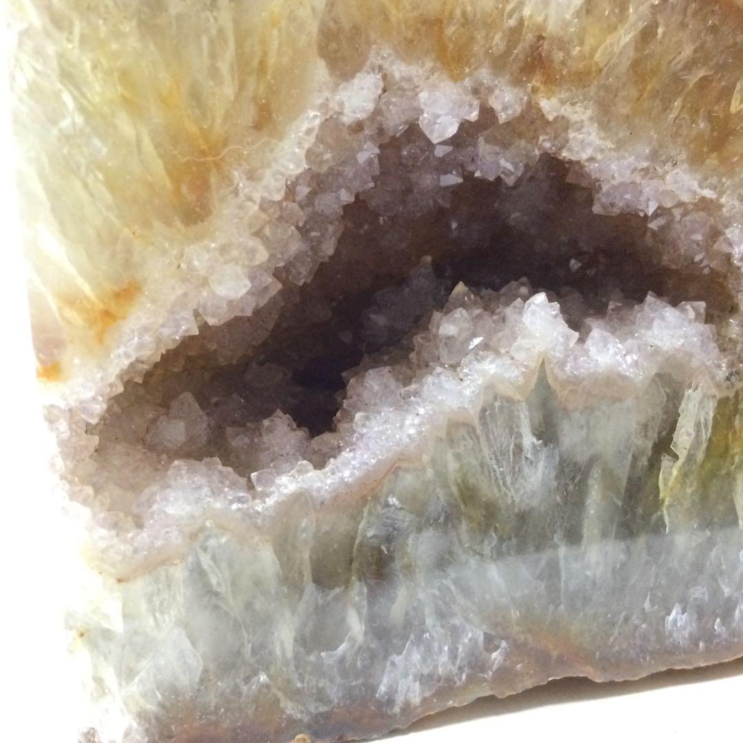 【開運・金運のお守り☆龍神の宿る洞窟】龍穴 天然石 ジオードメノウ 原石