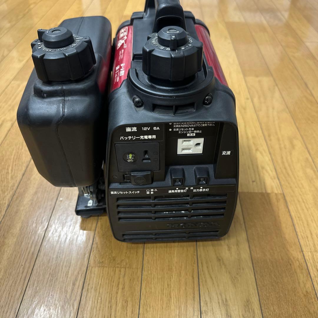 ホンダ　インバーター発電機　EX300 サブタンク　カバー付き