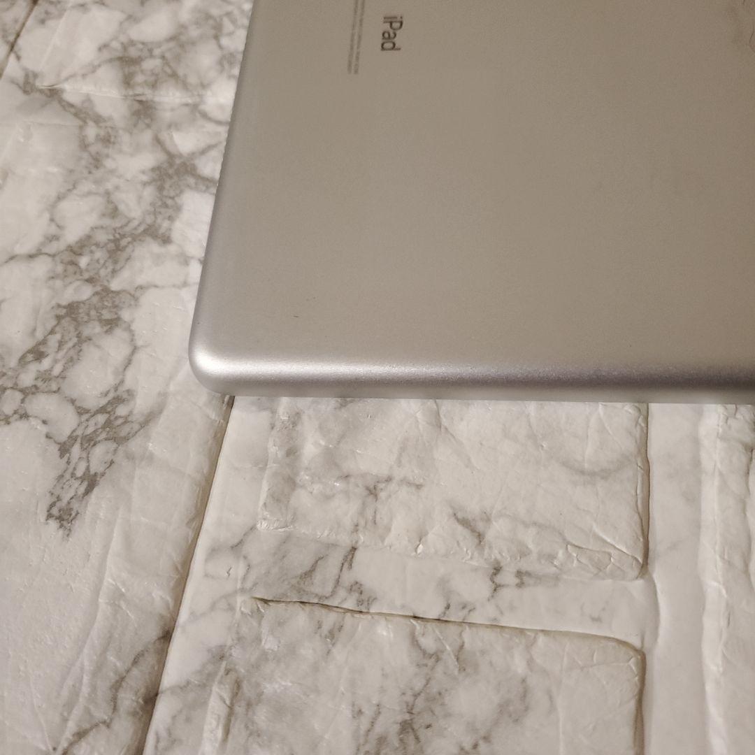 212 iPad 7世代 128GB SIMフリー シルバー