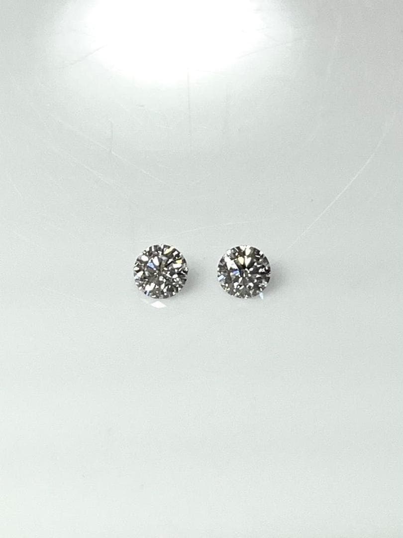 PT天然ダイヤモンドピアス 計0.6ct GIA鑑定書付き