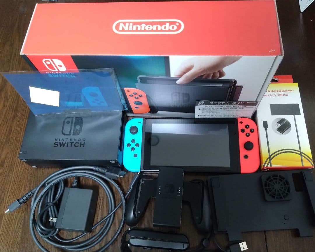 Nintendo Switch 本体 青/赤　箱付き　おまけ付き