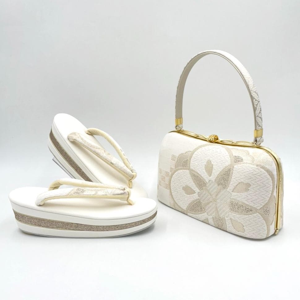 日本謹製　振袖バッグ 草履　セット　高級西陣帯地 モール刺繍アイボリー