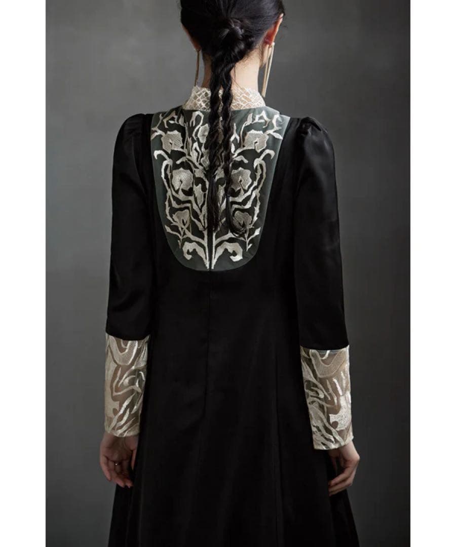 [未使用]etoll. エトル バック刺繍フレアドレス Sサイズ