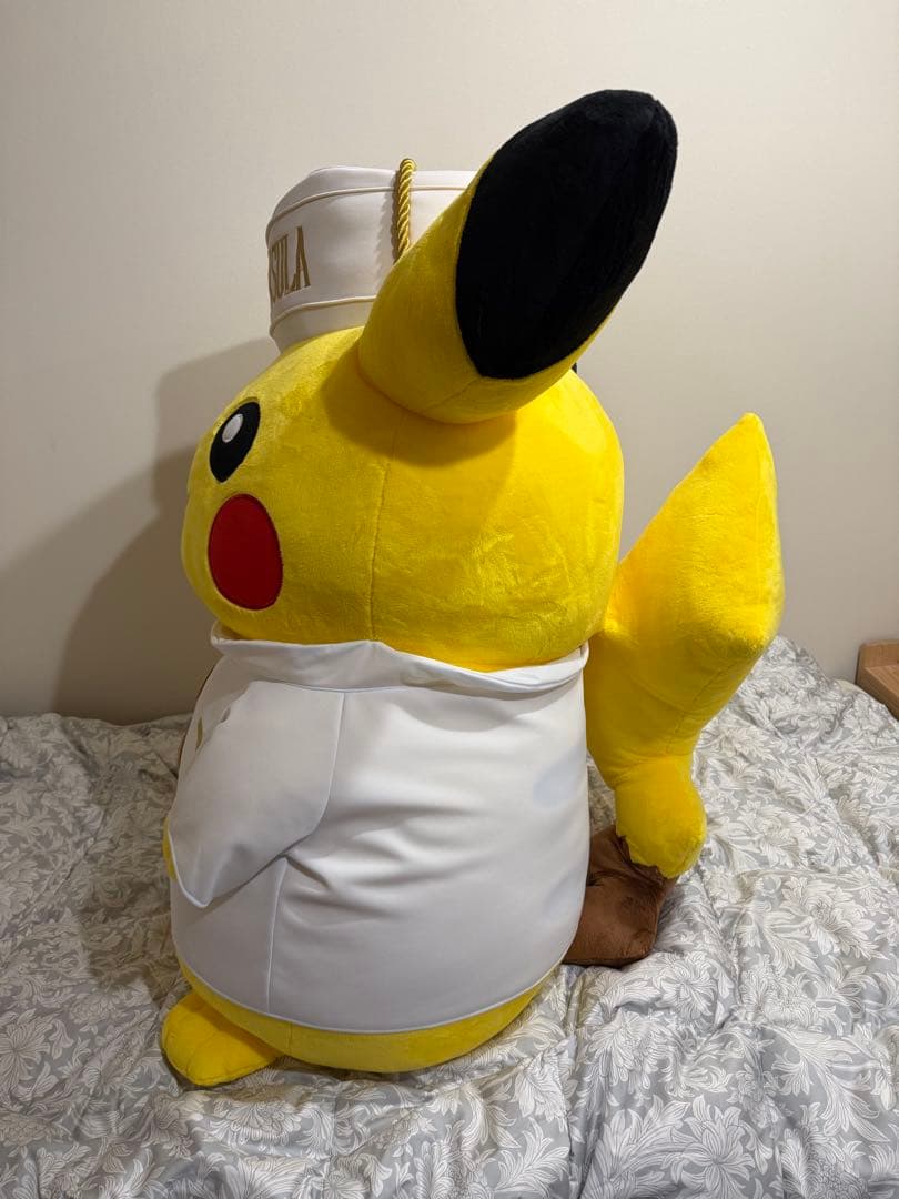 ペニンシュラホテル　ピカチュウ　特大ぬいぐるみ　ページボーイ　100cm