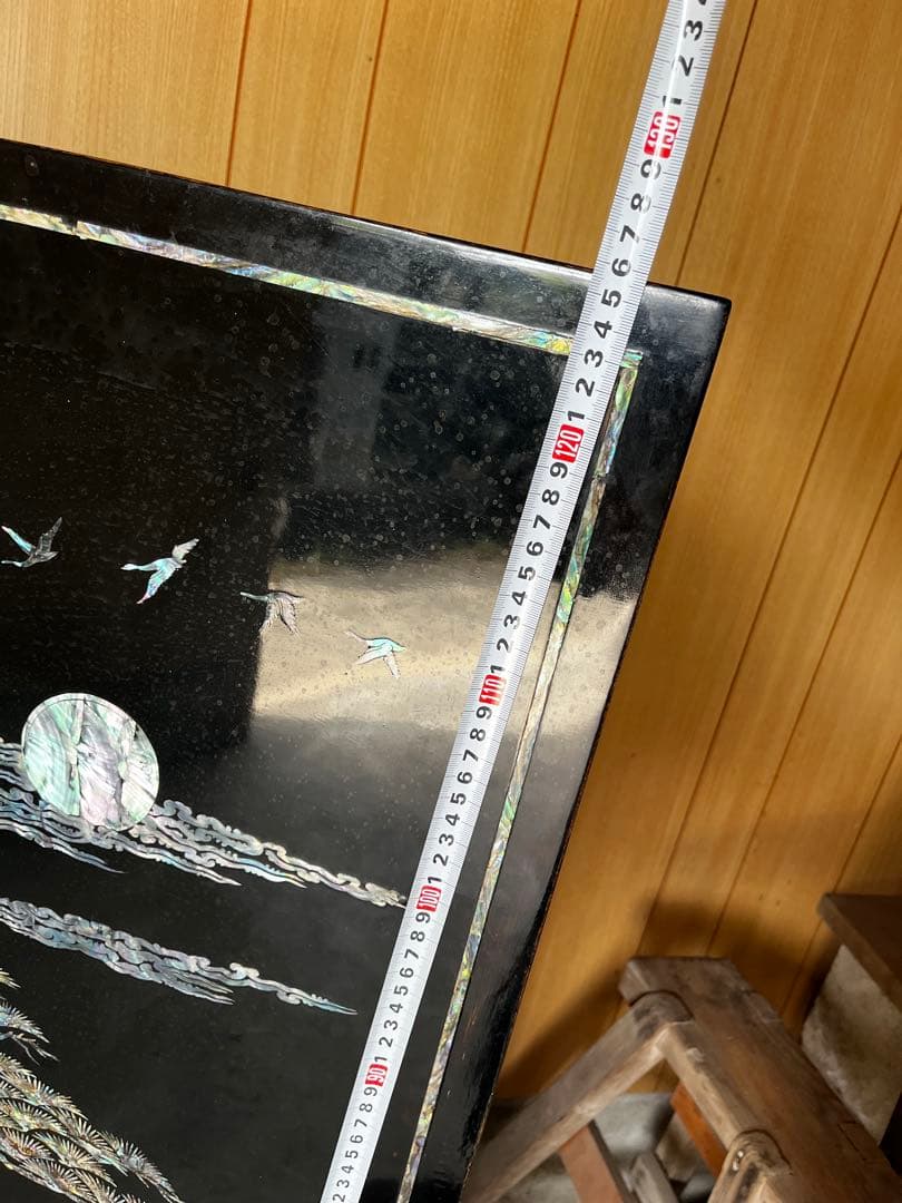 螺鈿（らでん）細工が施された衝立（ついたて）