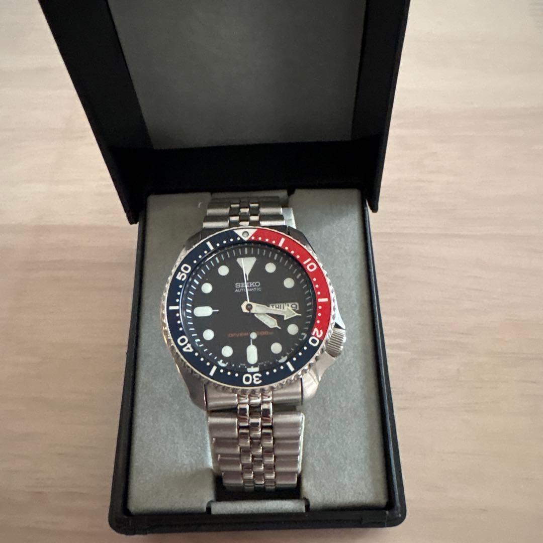セイコー 自動巻き腕時計 黒/赤/青